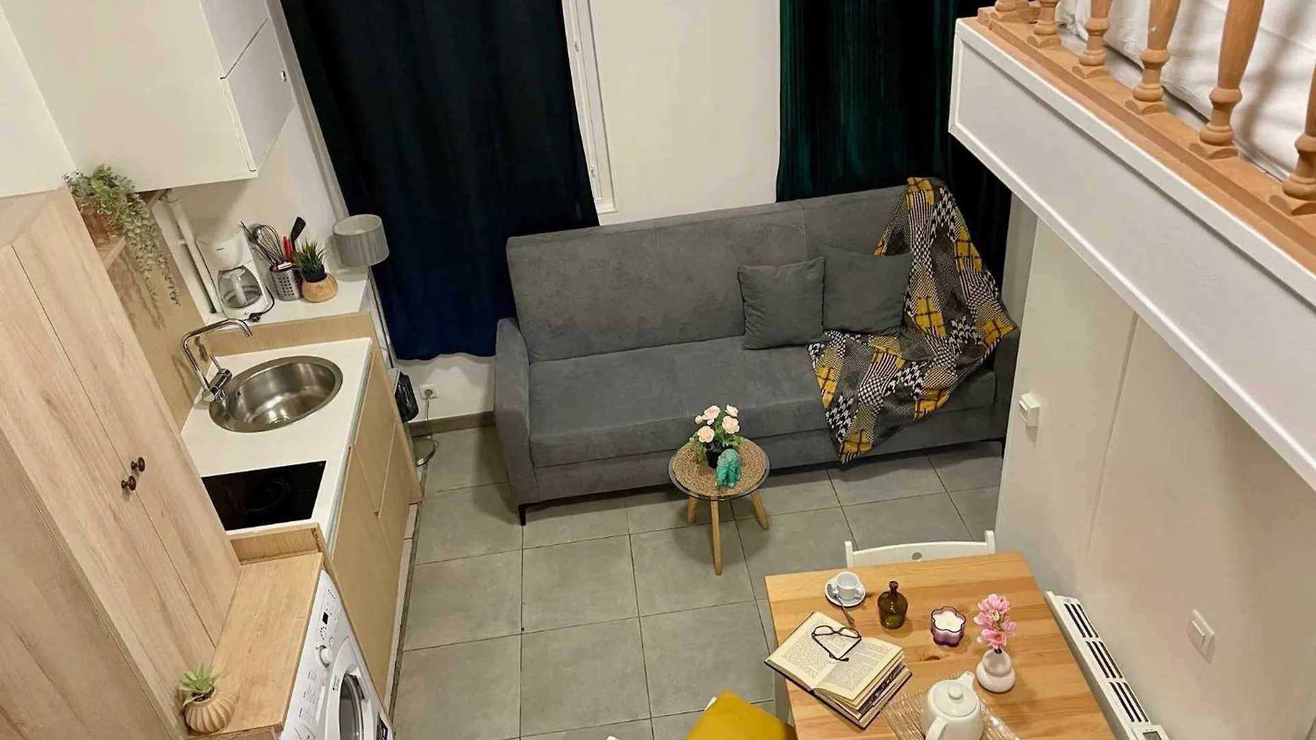 Cozy Studio For 2 In Central Marais Paris